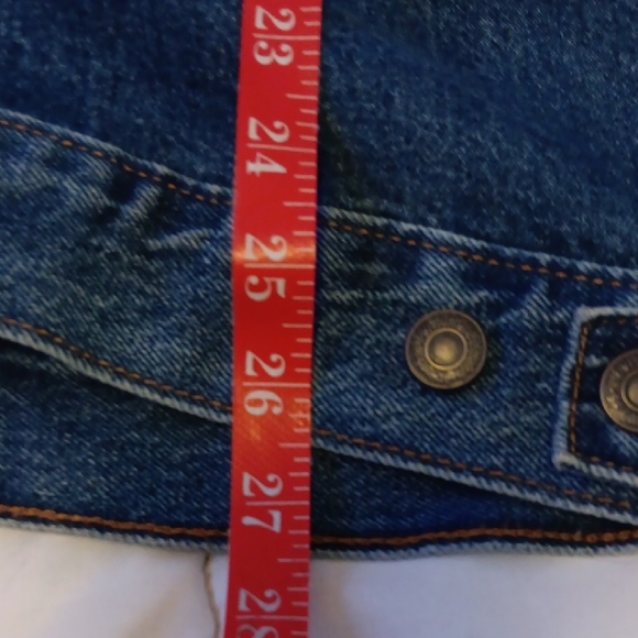 Levi's Blue Denim Trucker Jacket with Tan  Corduroy Collar - Picture 10 of 10